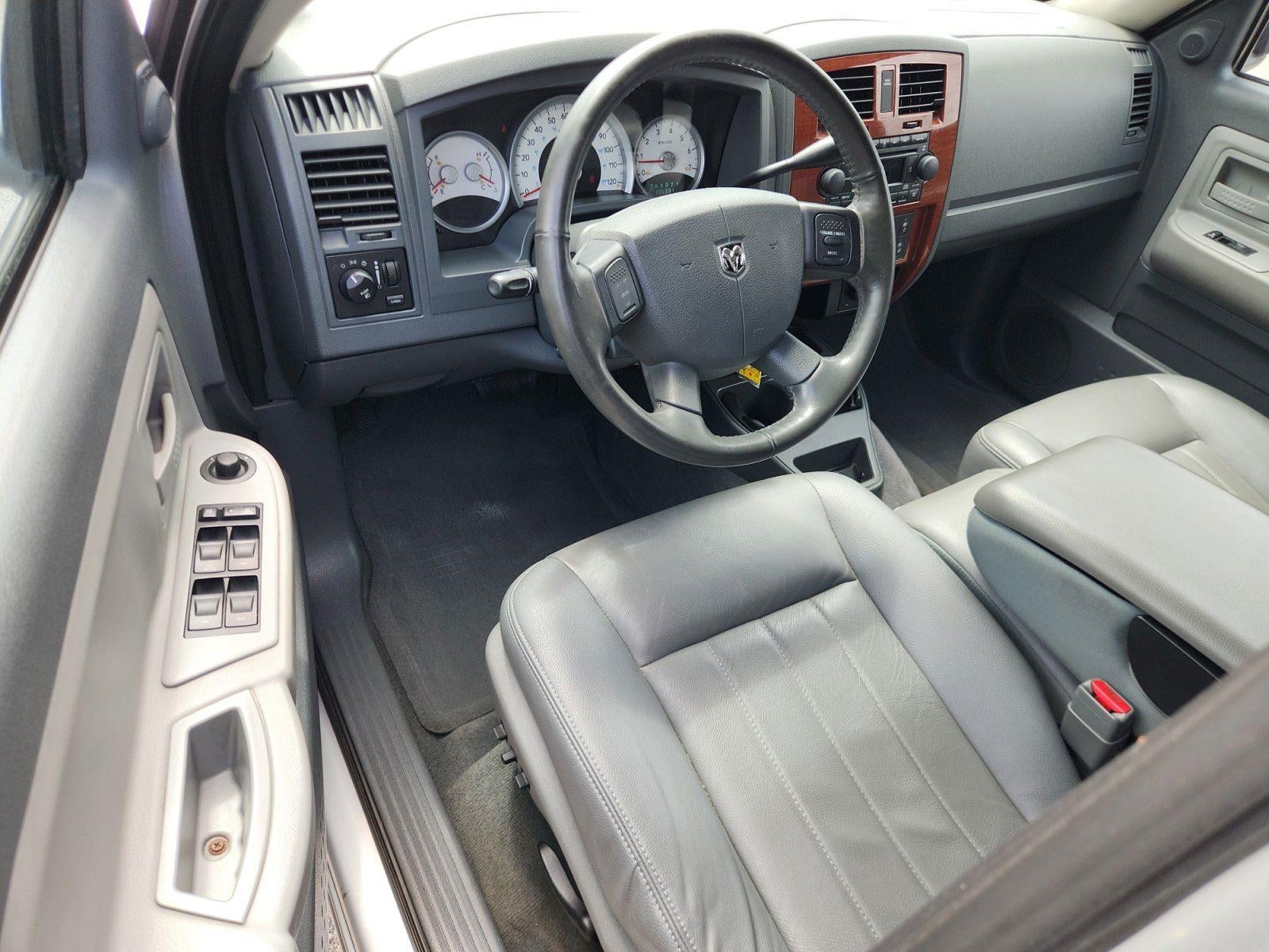 2005 Dodge Dakota SLT
