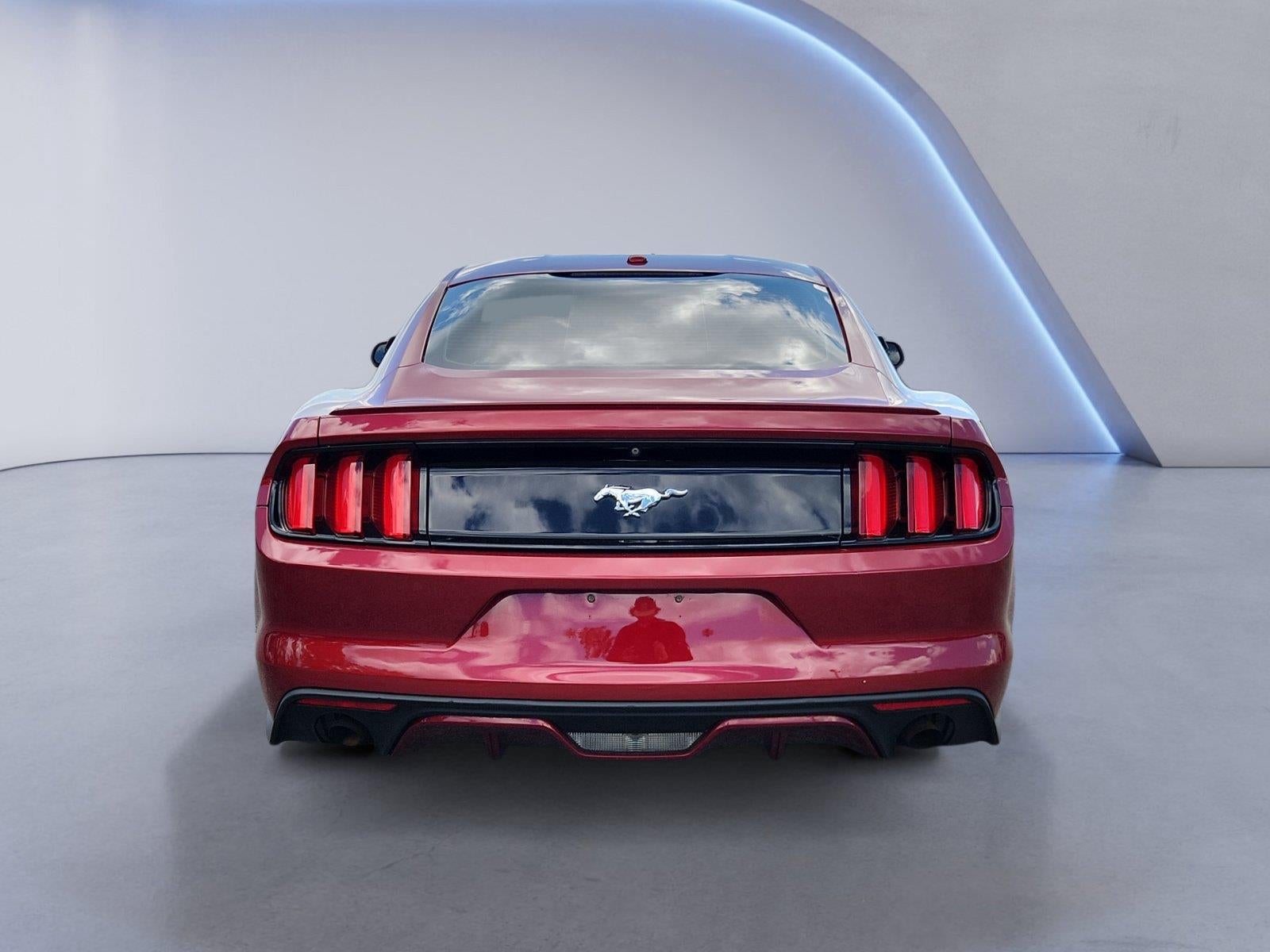 2015 Ford Mustang I4