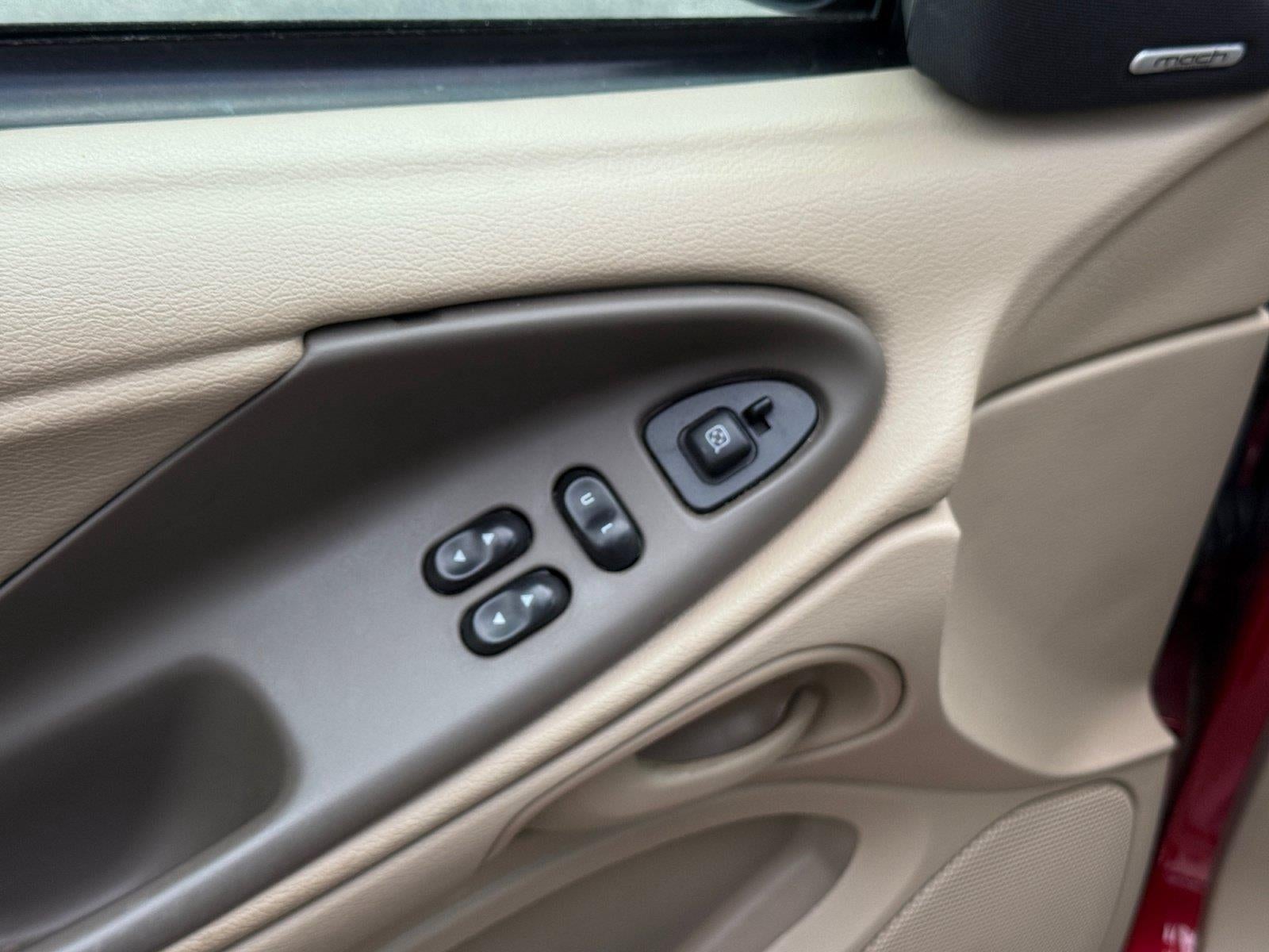 2003 Ford Mustang GT Deluxe