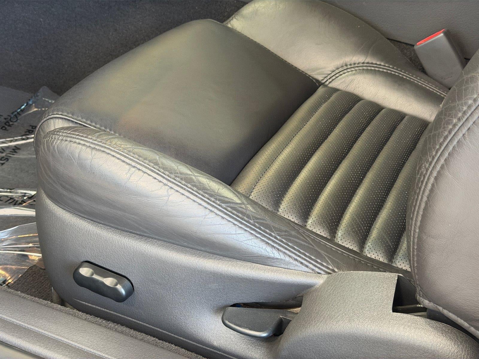 2002 Ford Thunderbird w/Hardtop Deluxe