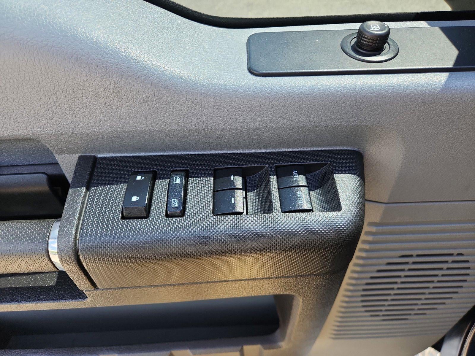 2013 Ford Super Duty F-450 DRW XL