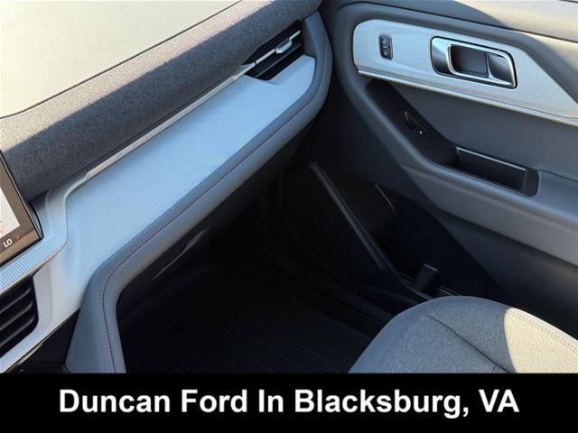 2027 Ford Explorer Active w/200A Pkg