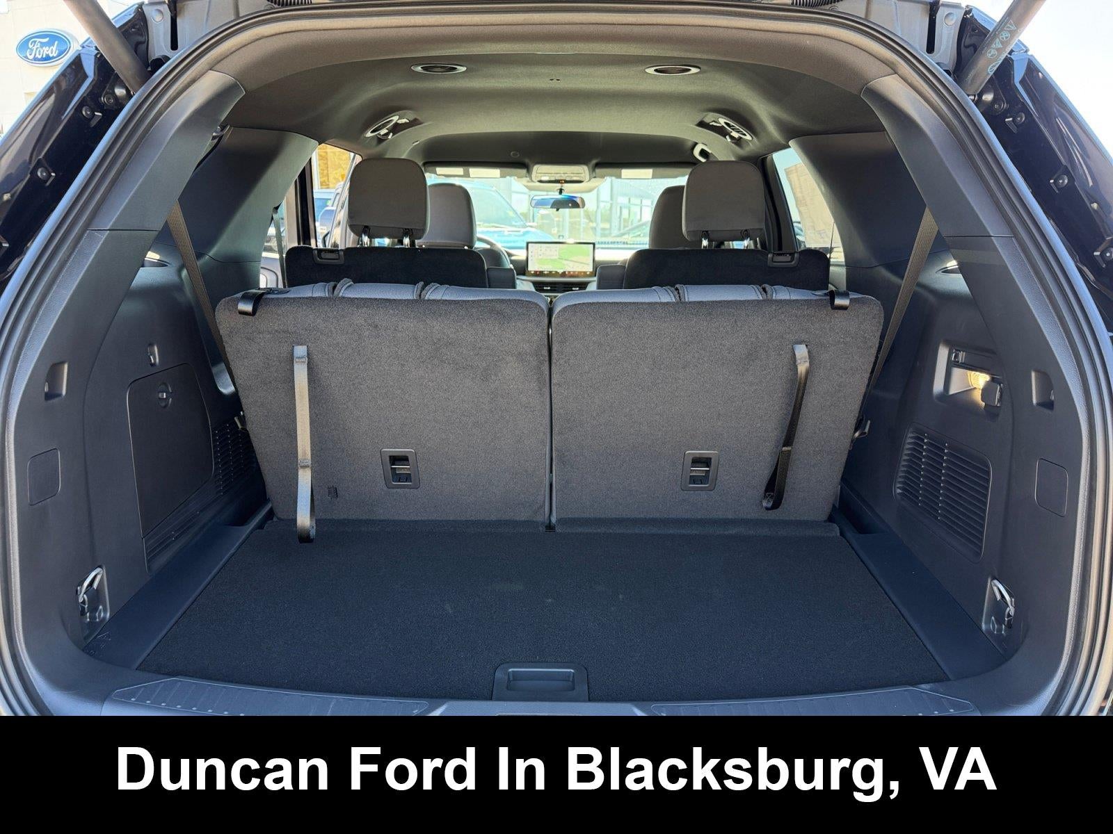 2027 Ford Explorer Active w/200A Pkg