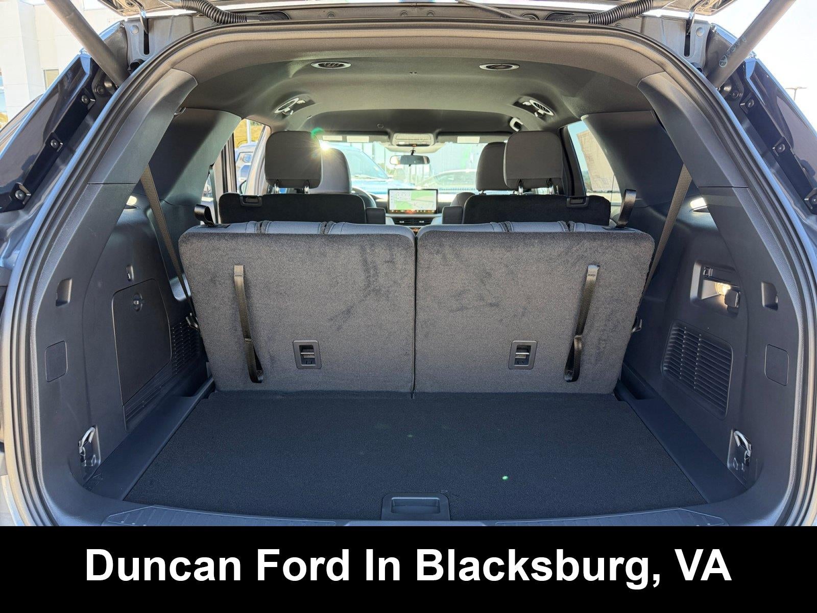 2027 Ford Explorer Active w/200A Pkg