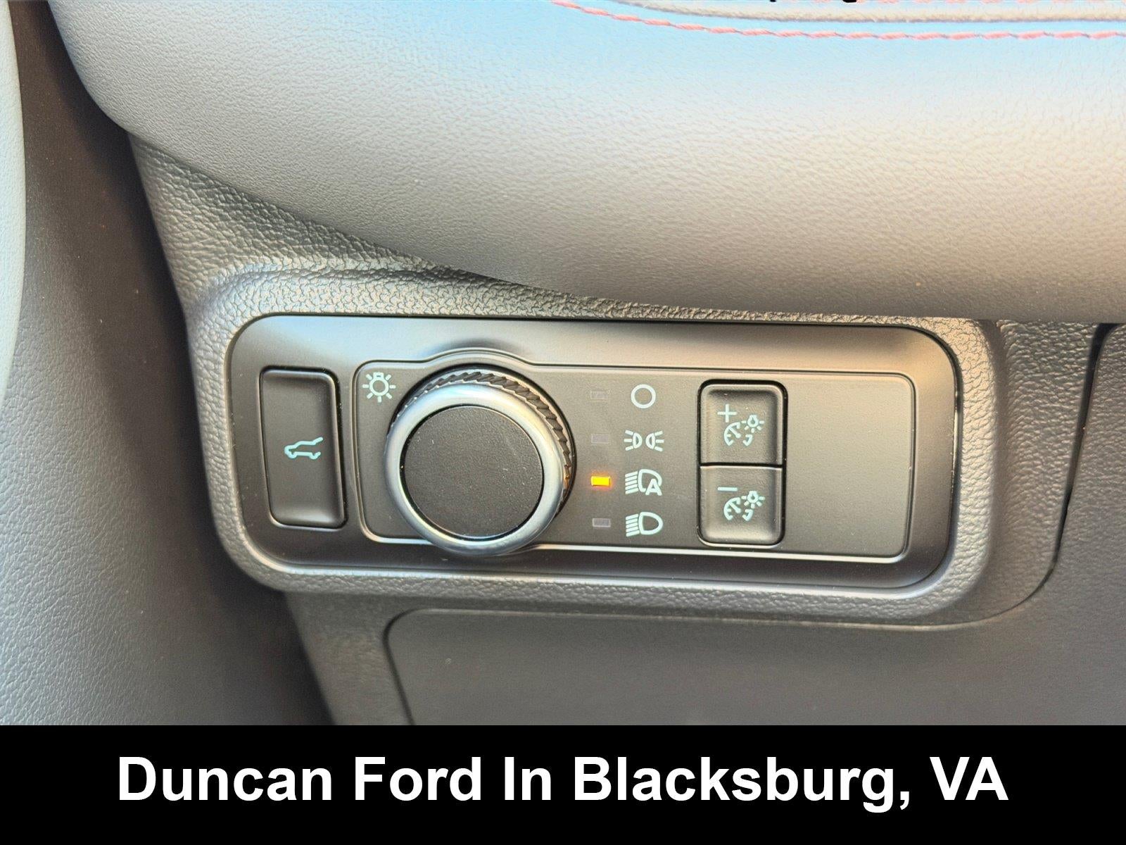 2027 Ford Explorer Active w/200A Pkg