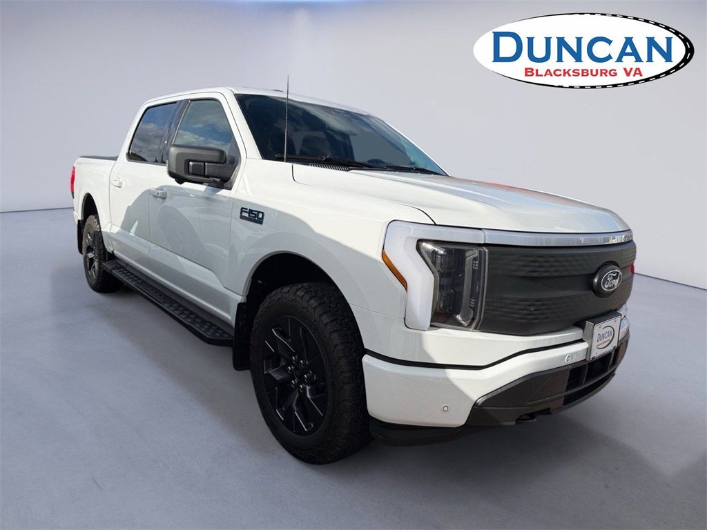 2025 Ford F-150 Lightning Flash