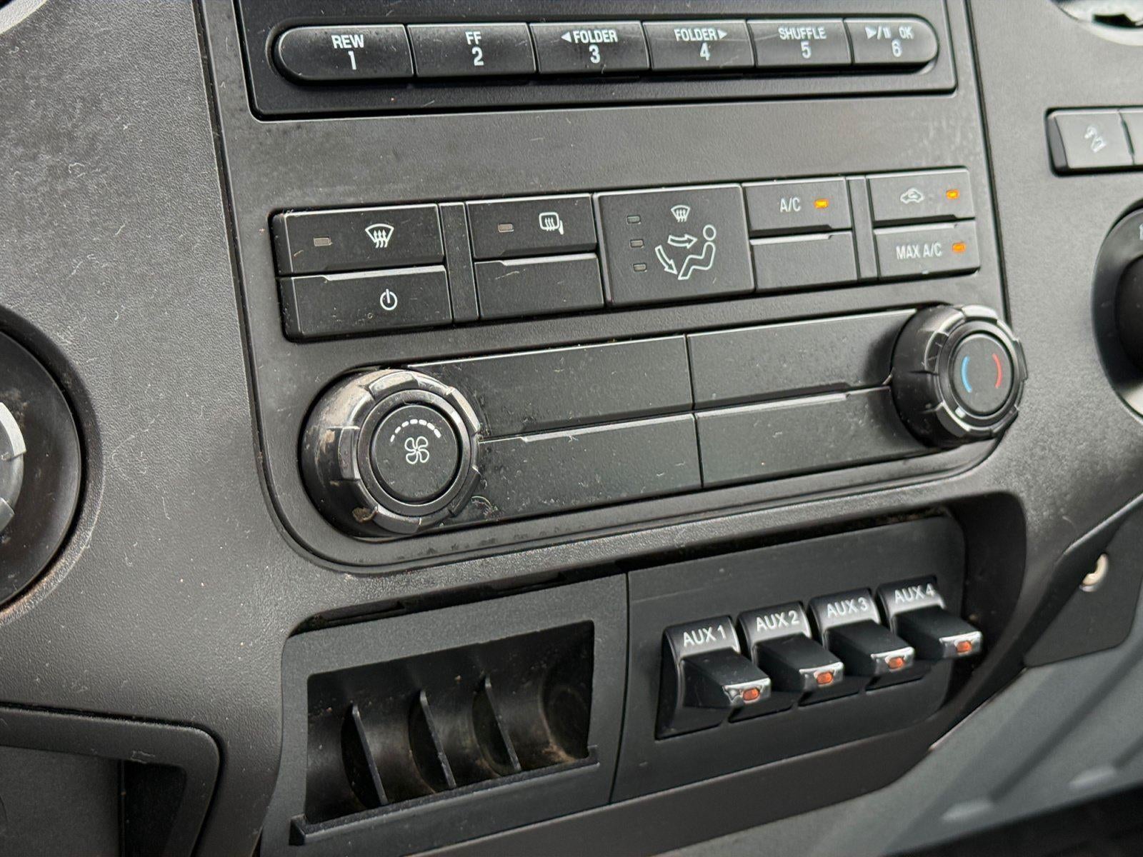 2011 Ford Super Duty F-350 SRW XL