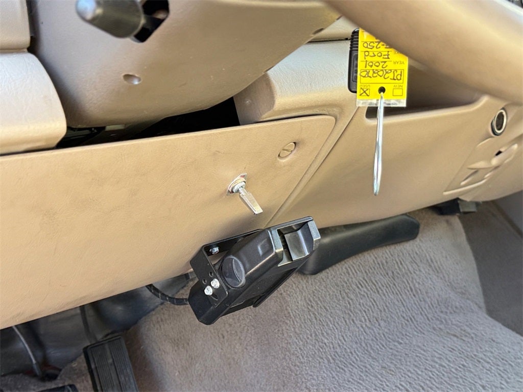 2001 Ford F-250SD Base