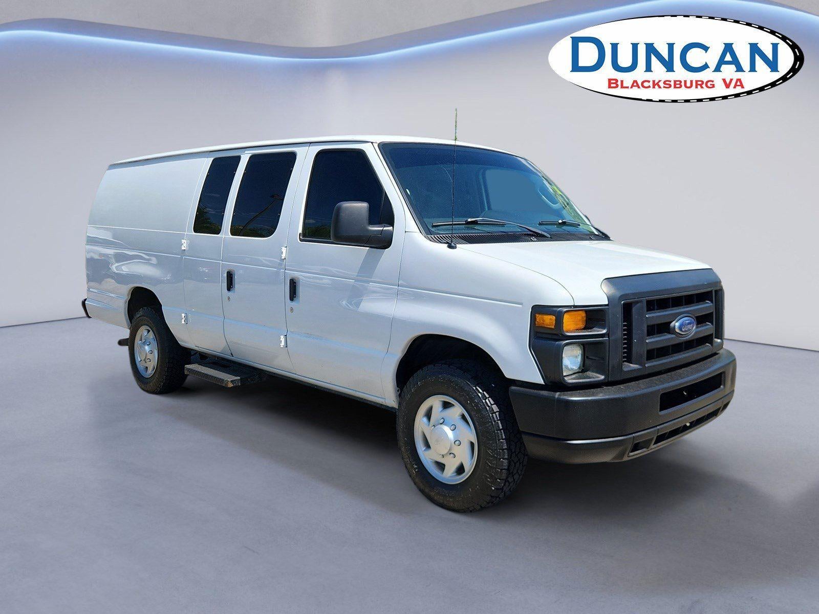 2011 Ford E-Series E-350 Super Duty Extended's photo