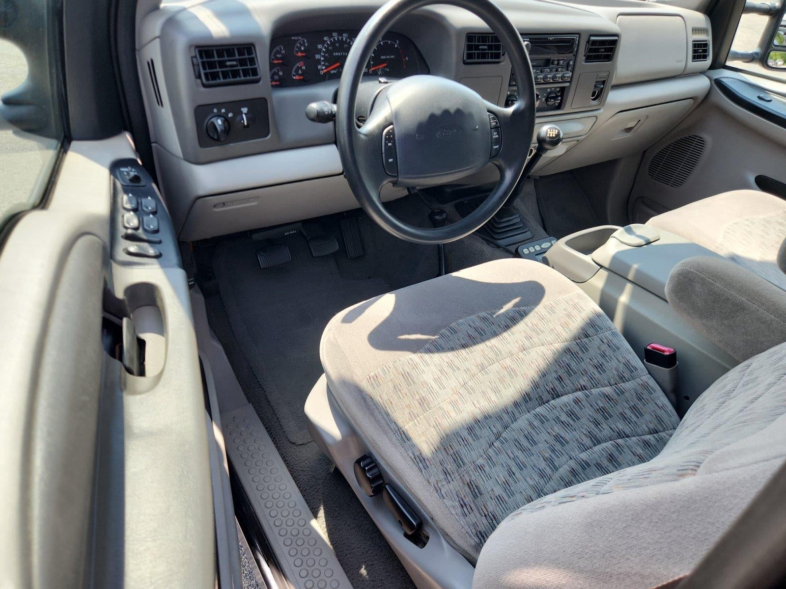 2000 Ford Super Duty F-350 DRW XLT