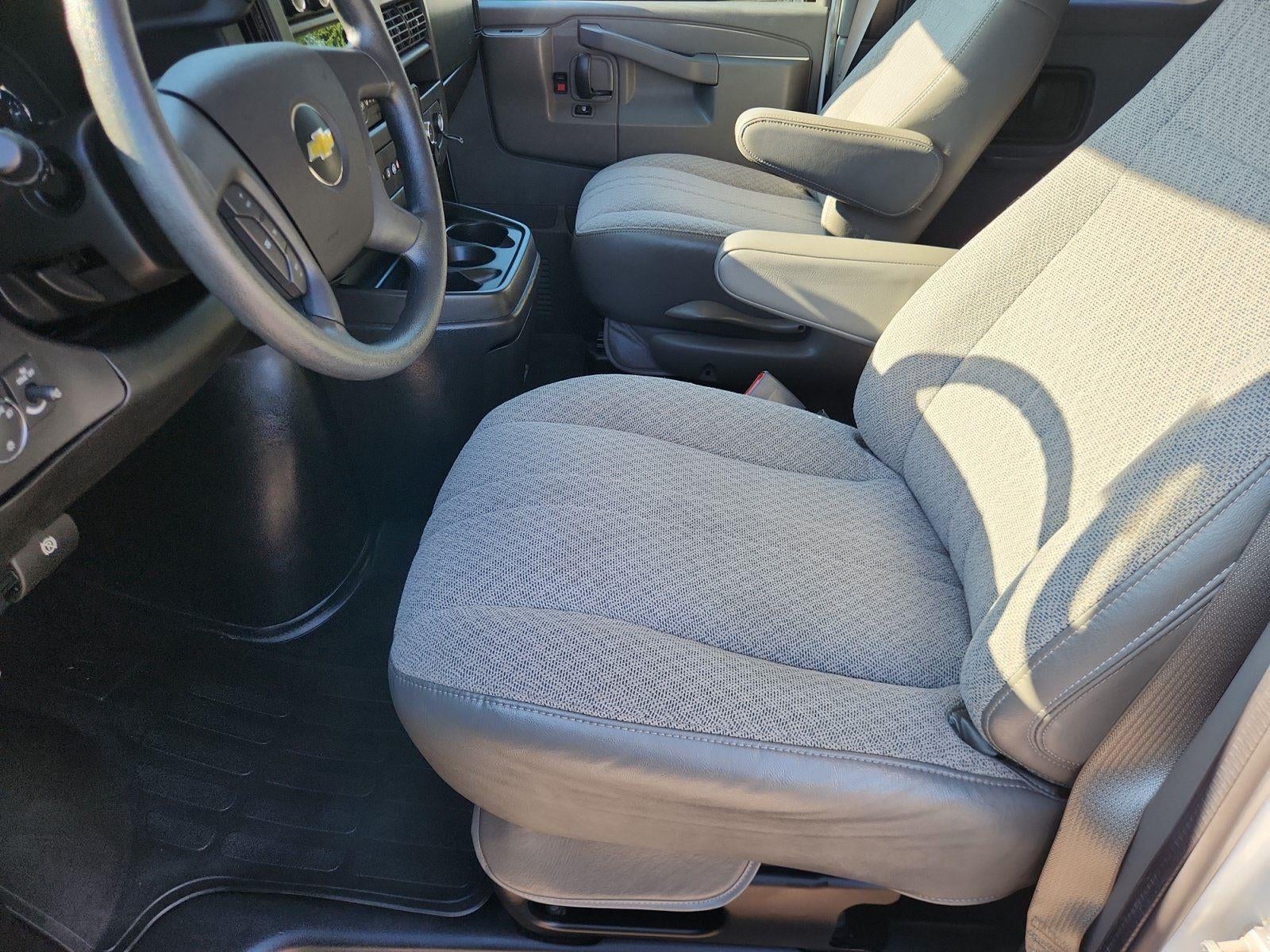 2017 Chevrolet Express Passenger LT