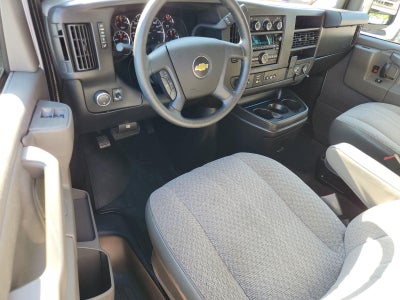 2017 Chevrolet Express Passenger LT