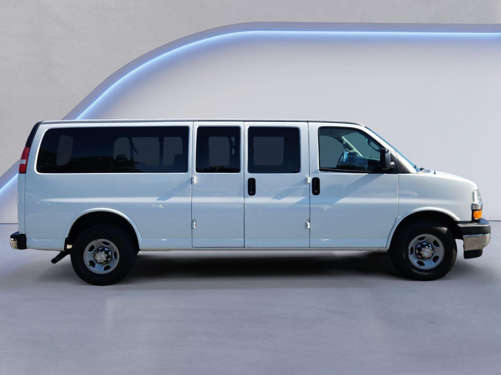 2017 Chevrolet Express Passenger LT