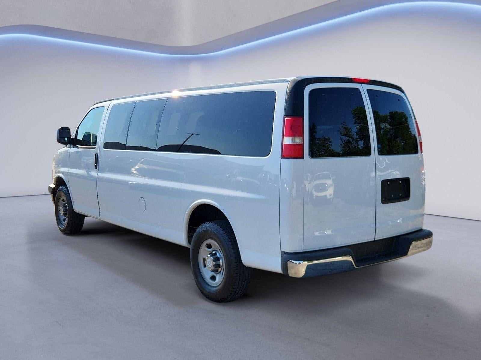 2017 Chevrolet Express Passenger LT