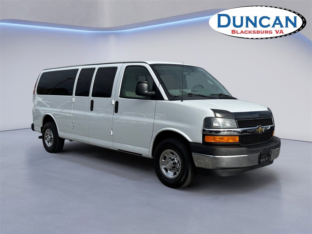 2017 Chevrolet Express 3500 LT Passenger