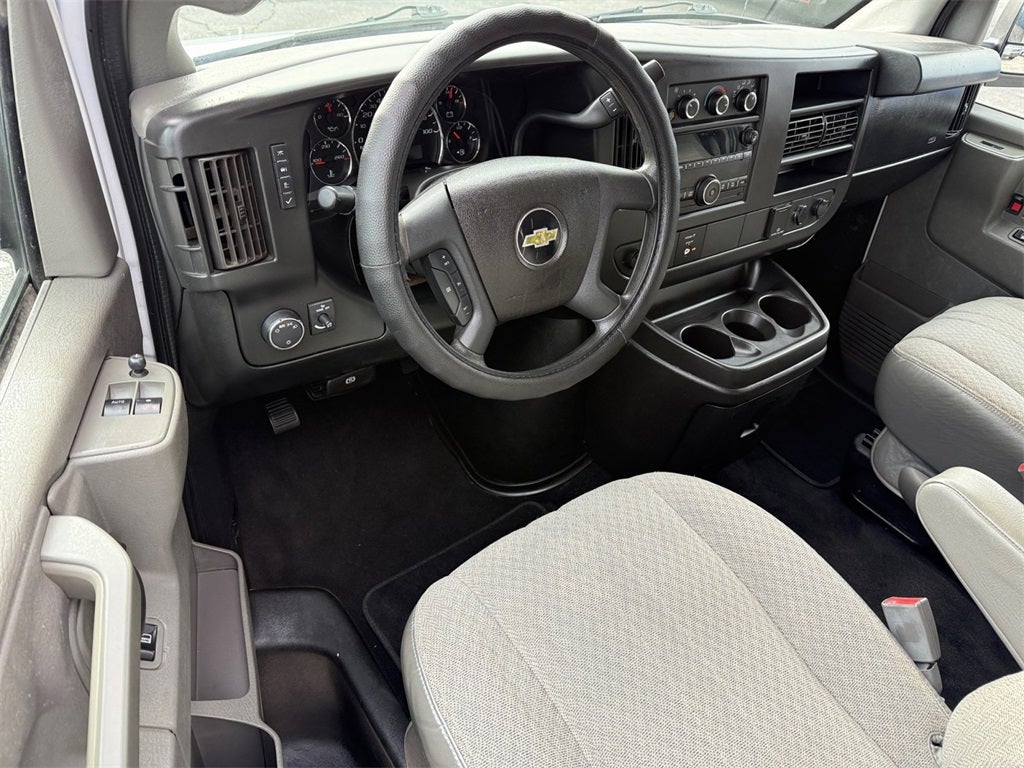 2017 Chevrolet Express 3500 LT Passenger