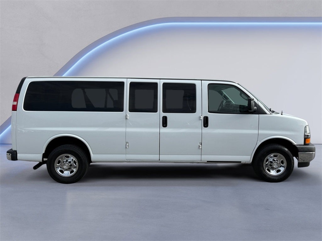 2017 Chevrolet Express 3500 LT Passenger
