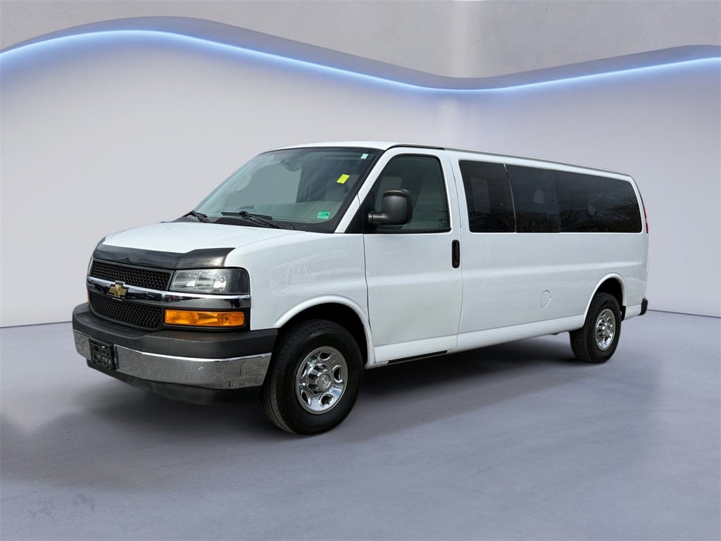 2017 Chevrolet Express 3500 LT Passenger