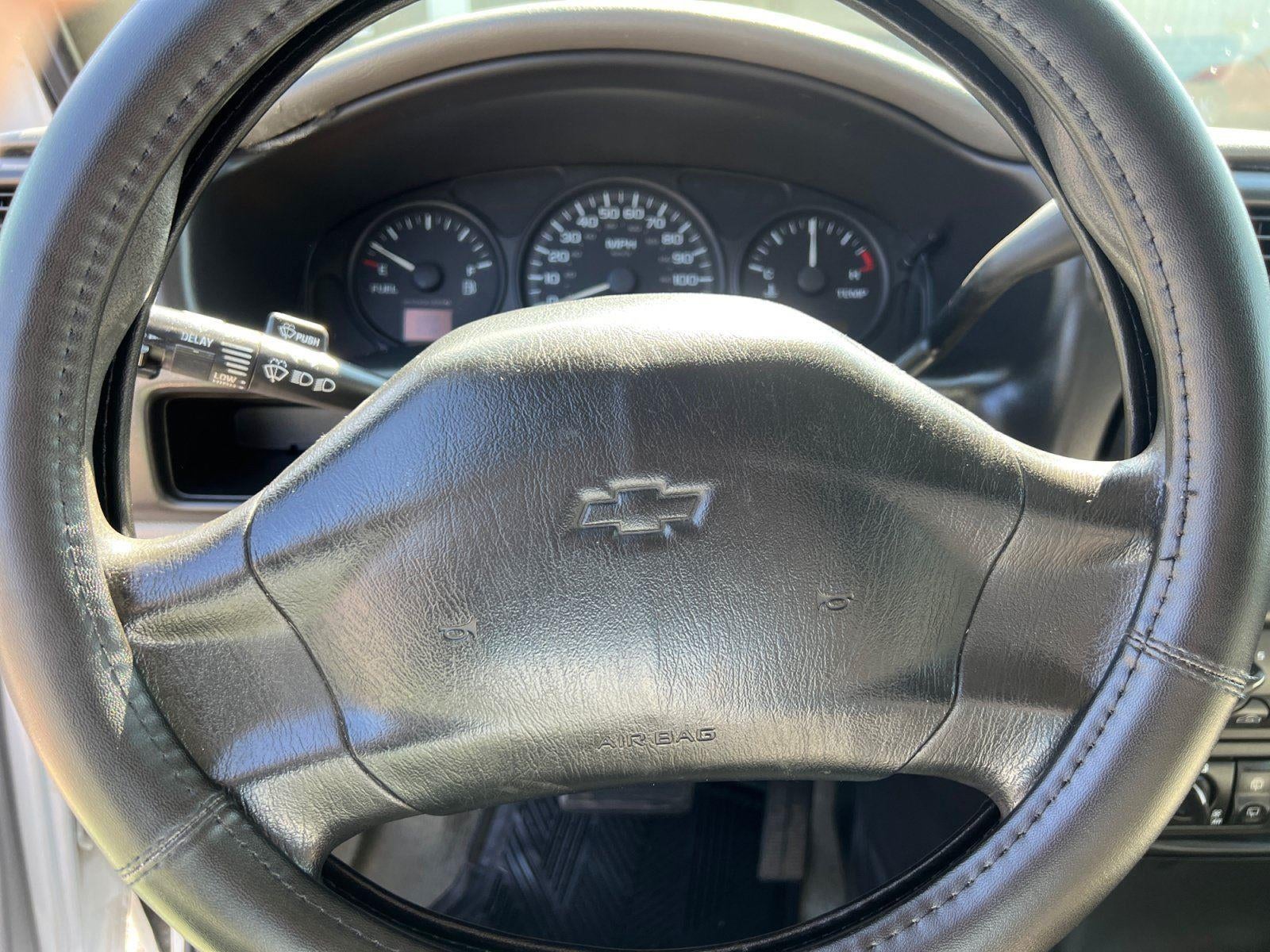 2004 Chevrolet Venture LS w/Y3G Mobility