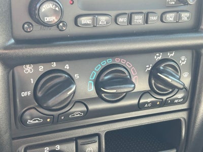 2004 Chevrolet Venture LS w/Y3G Mobility