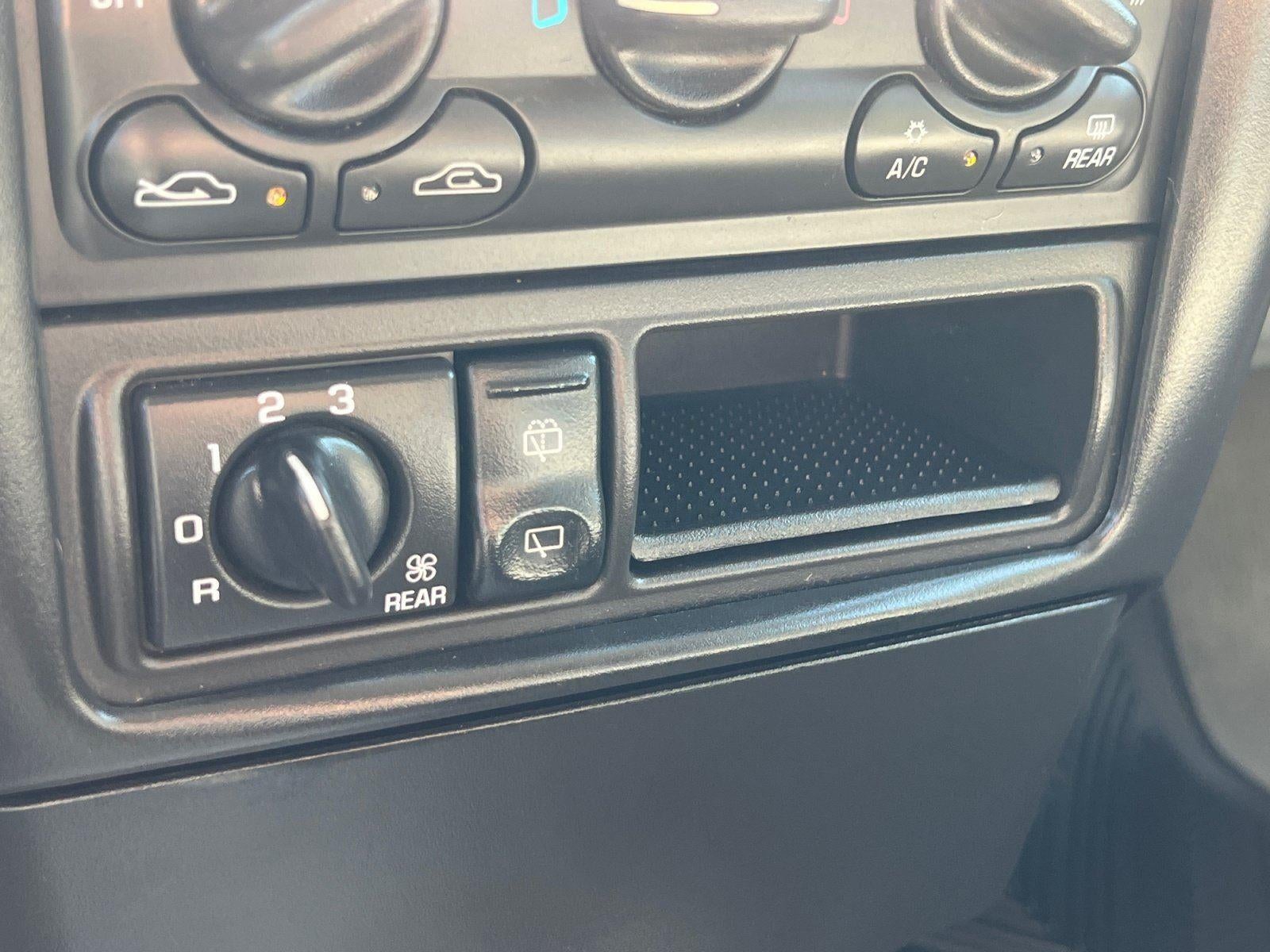 2004 Chevrolet Venture LS w/Y3G Mobility