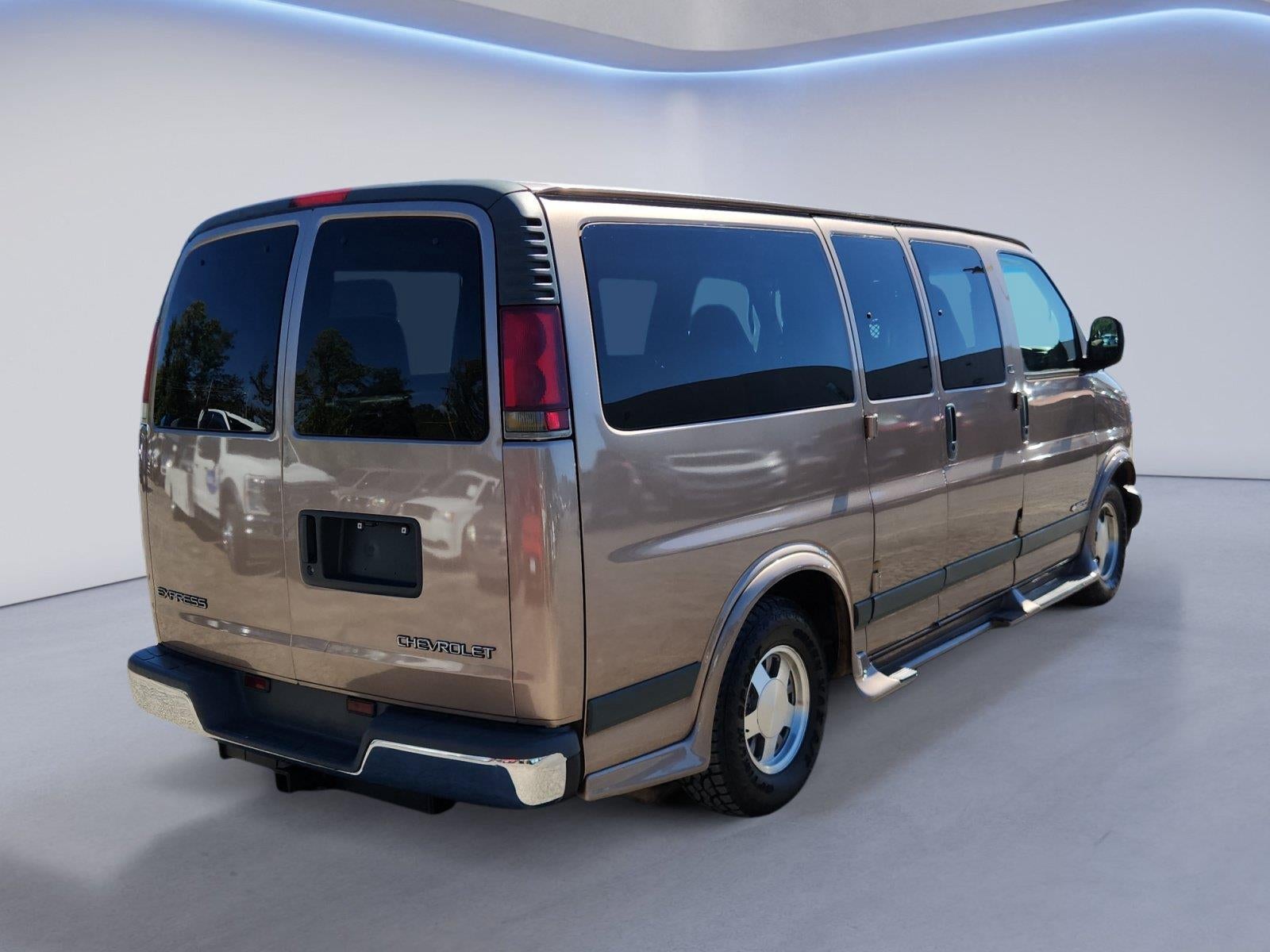 2001 Chevrolet Express Van Base