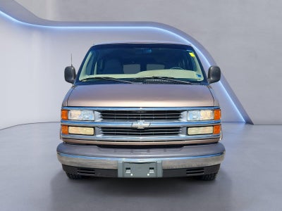2001 Chevrolet Express Van Base