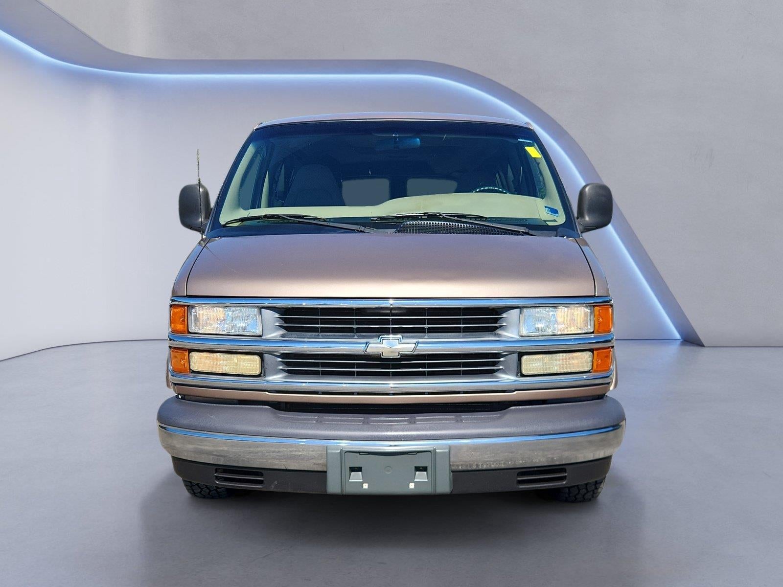 2001 Chevrolet Express Van Base
