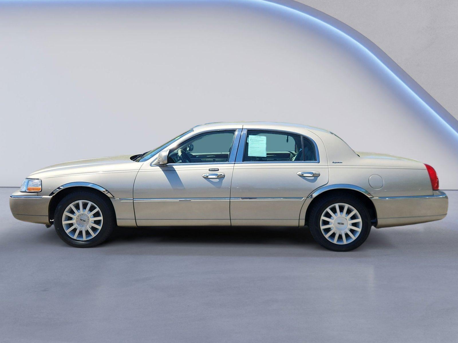 2007 Lincoln Town Car Signature