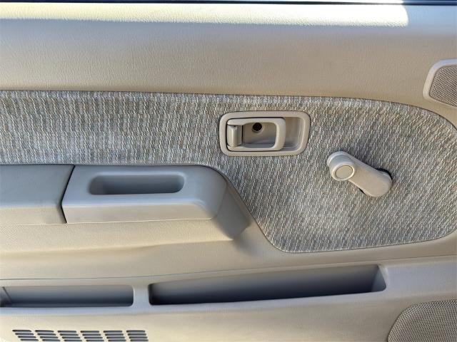 1998 Nissan Frontier XE