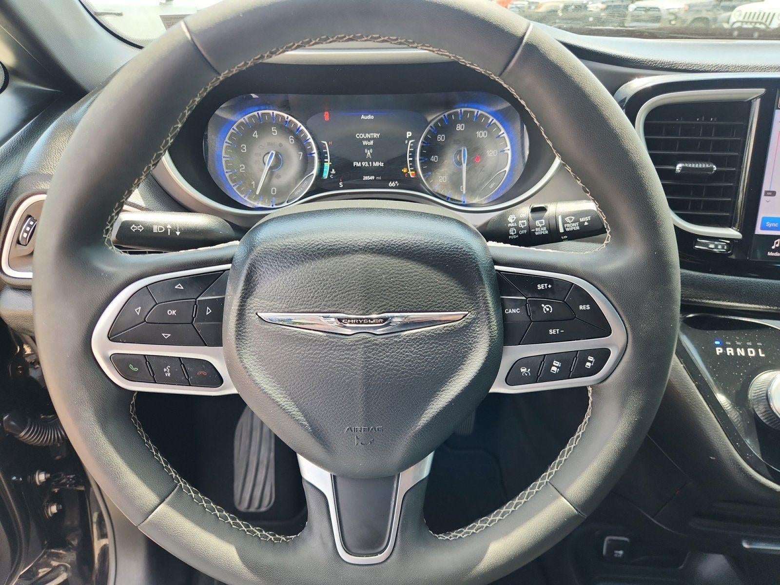 2025 Chrysler Pacifica Select