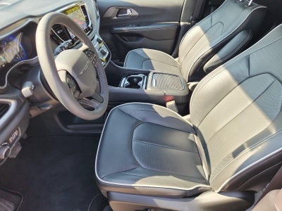 2027 Chrysler Pacifica Limited