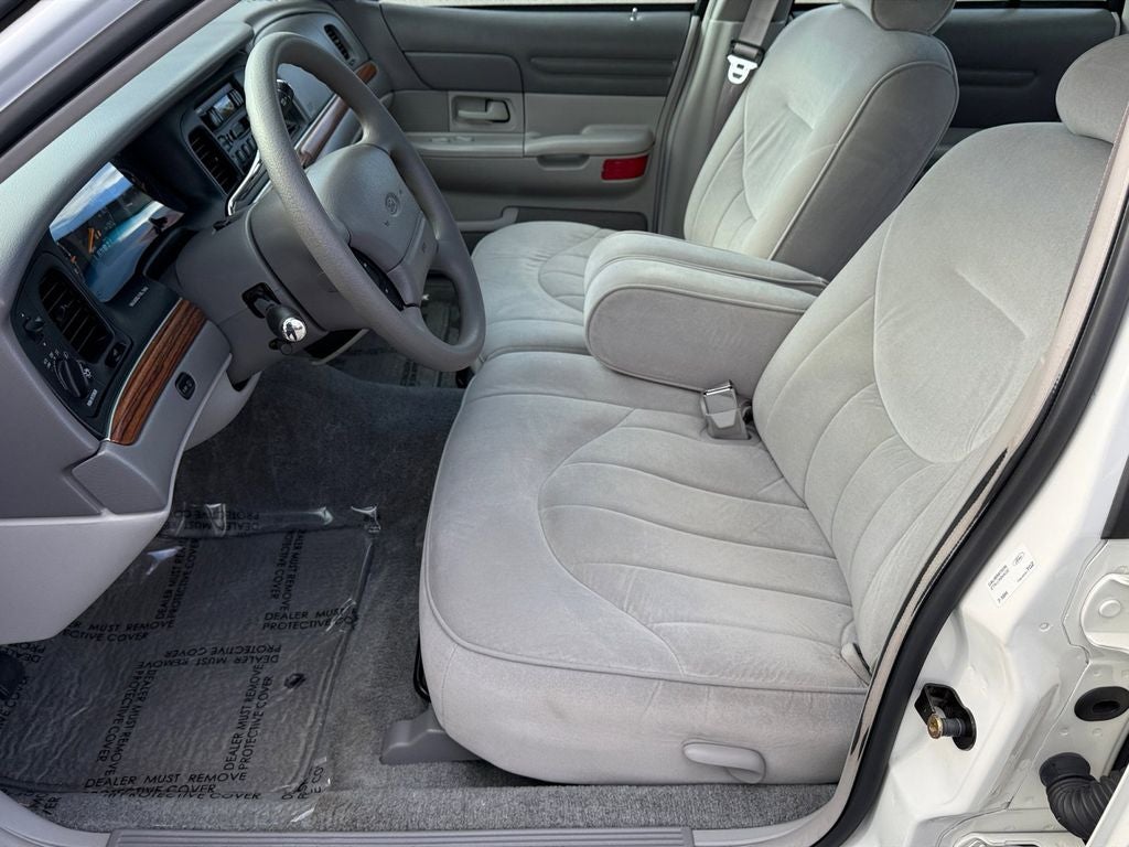 1997 Ford Crown Victoria Base
