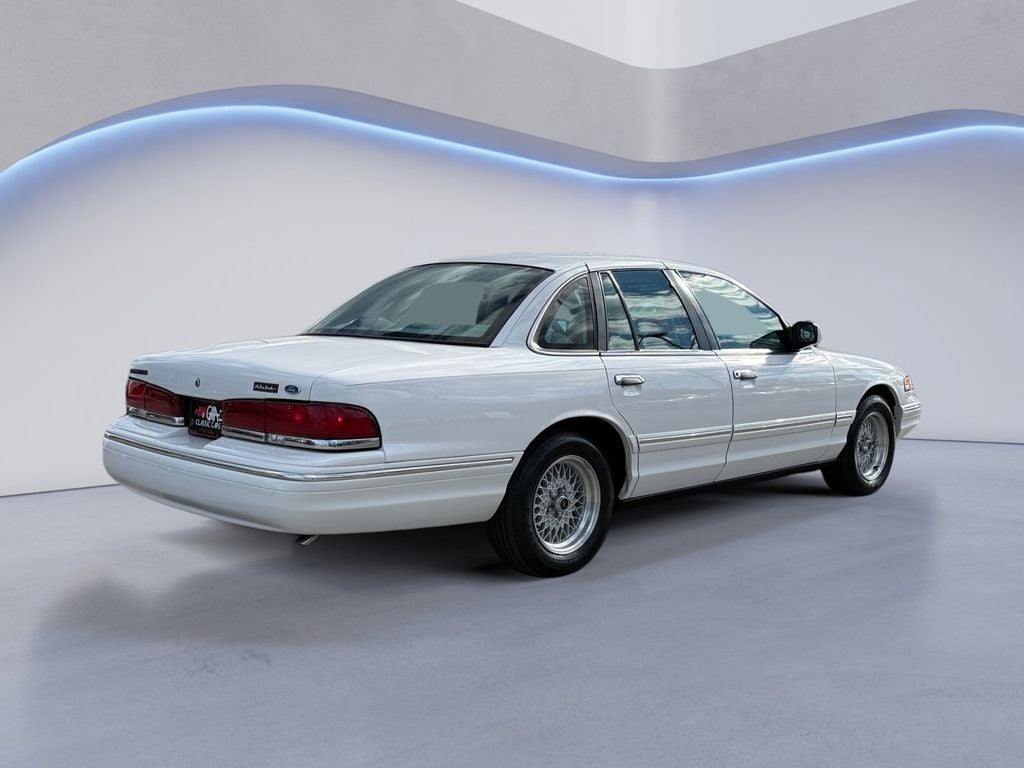 1997 Ford Crown Victoria Base