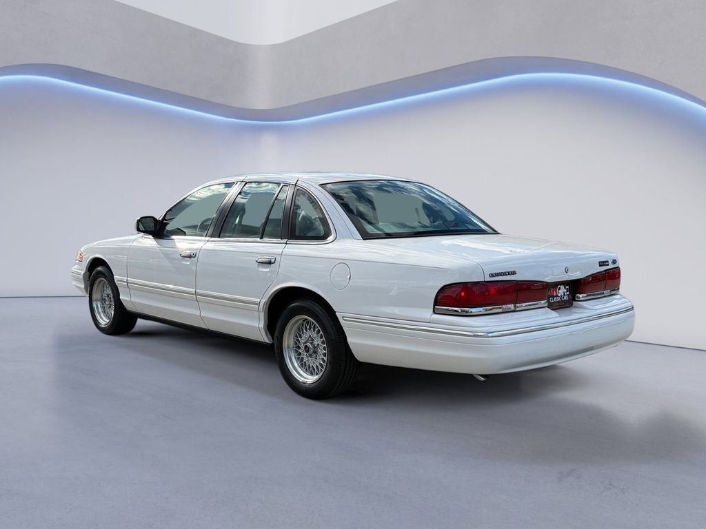 1997 Ford Crown Victoria Base