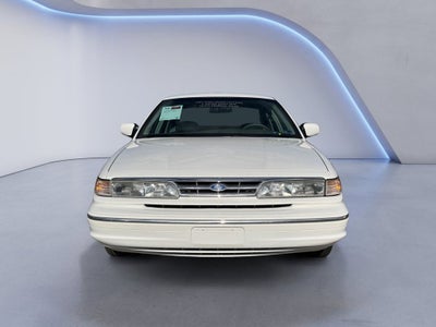 1997 Ford Crown Victoria Base