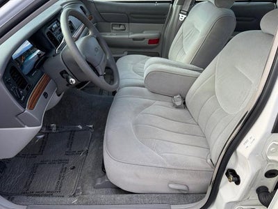 1997 Ford Crown Victoria Base