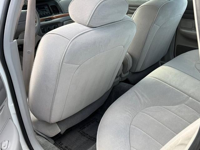 1997 Ford Crown Victoria Base