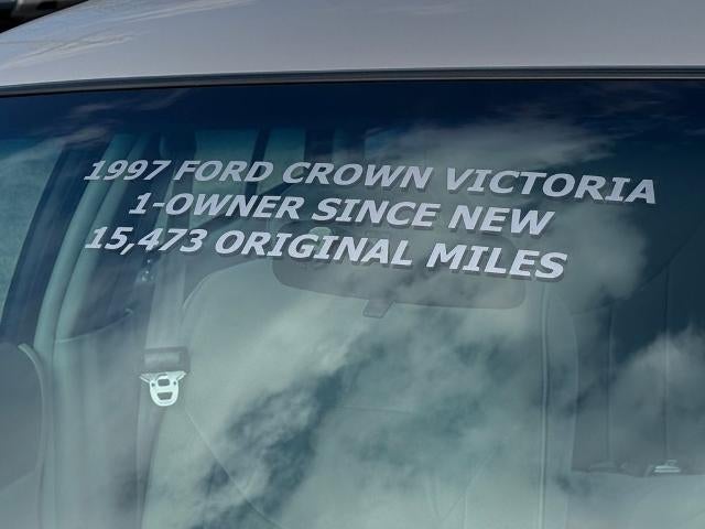 1997 Ford Crown Victoria Base