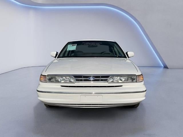 1997 Ford Crown Victoria Base