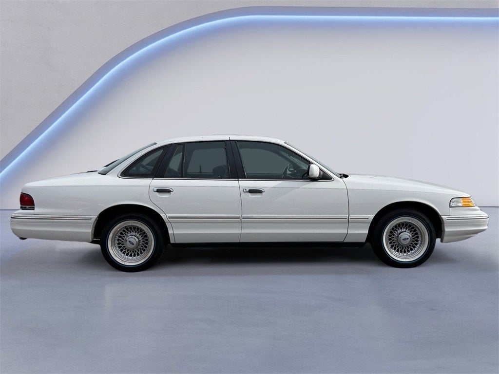 1996 Ford Crown Victoria LX