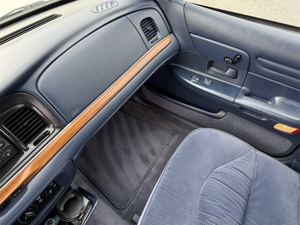 1996 Ford Crown Victoria LX