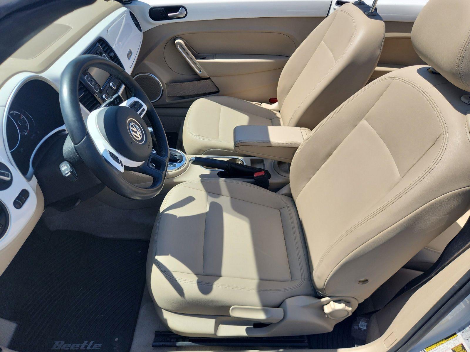 2013 Volkswagen Beetle Convertible 2.5L w/Sound/Nav