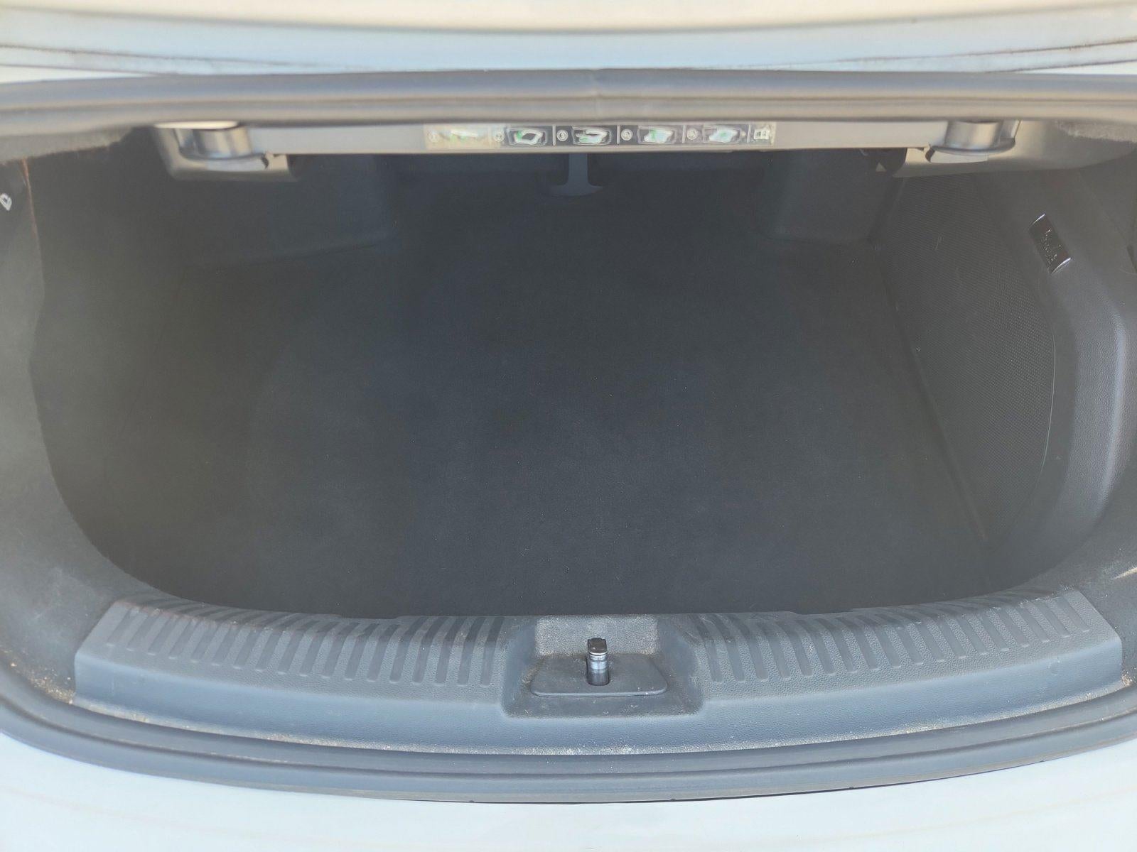 2013 Volkswagen Beetle Convertible 2.5L w/Sound/Nav