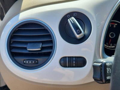 2013 Volkswagen Beetle Convertible 2.5L w/Sound/Nav