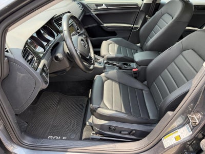 2017 Volkswagen GOLF Base