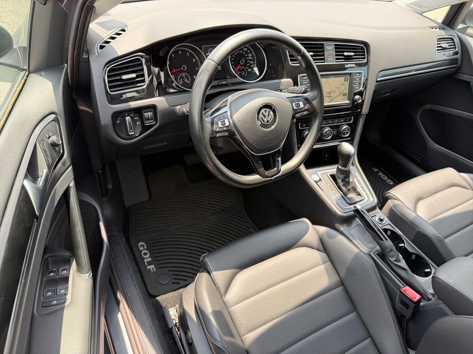 2017 Volkswagen GOLF Base