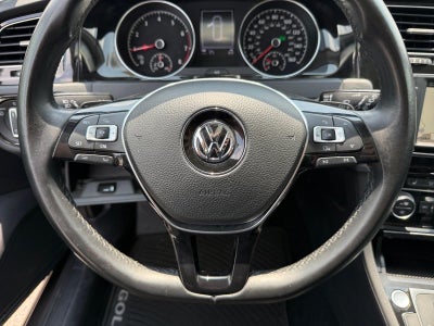2017 Volkswagen GOLF Base