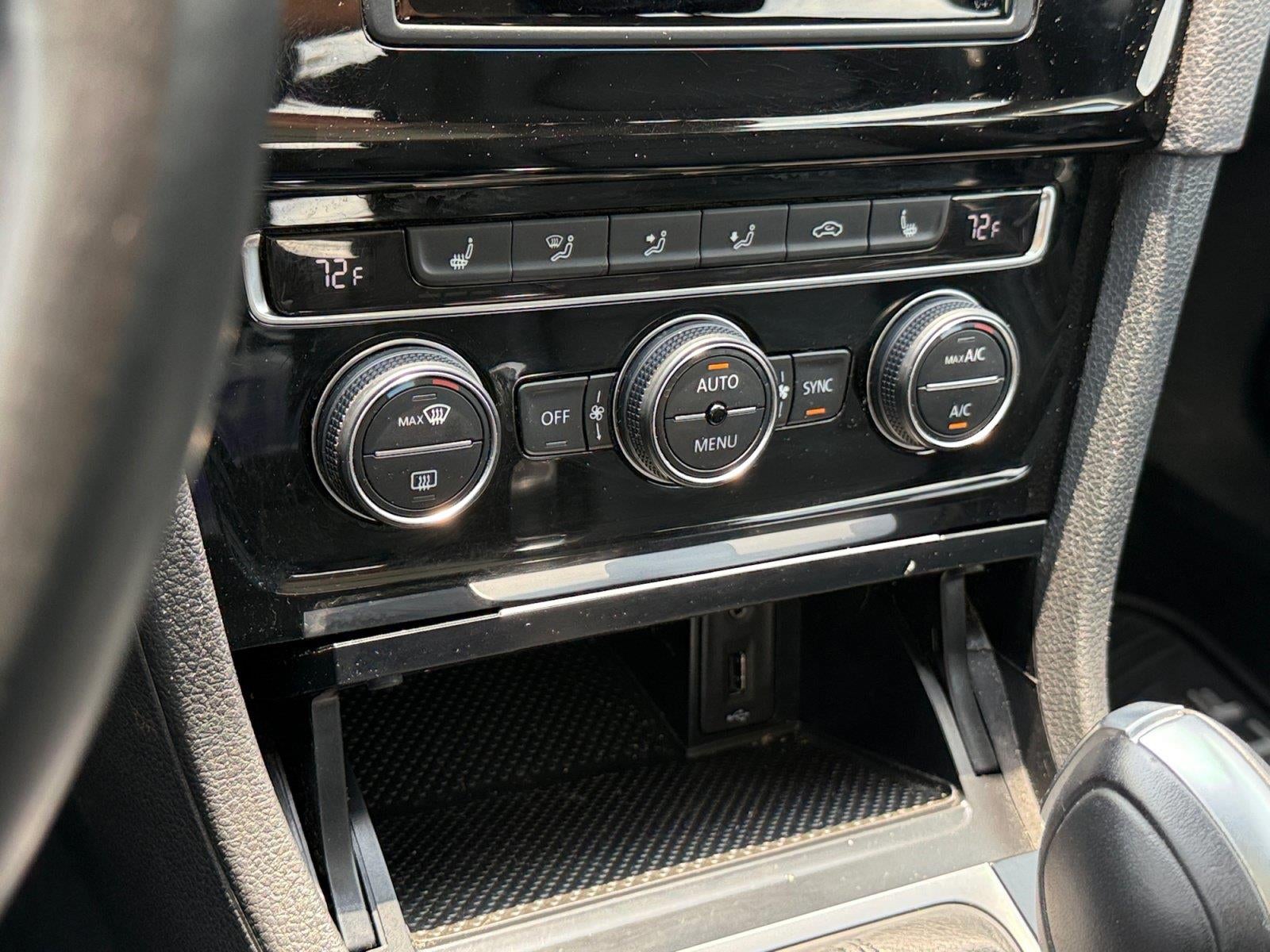 2017 Volkswagen GOLF Base