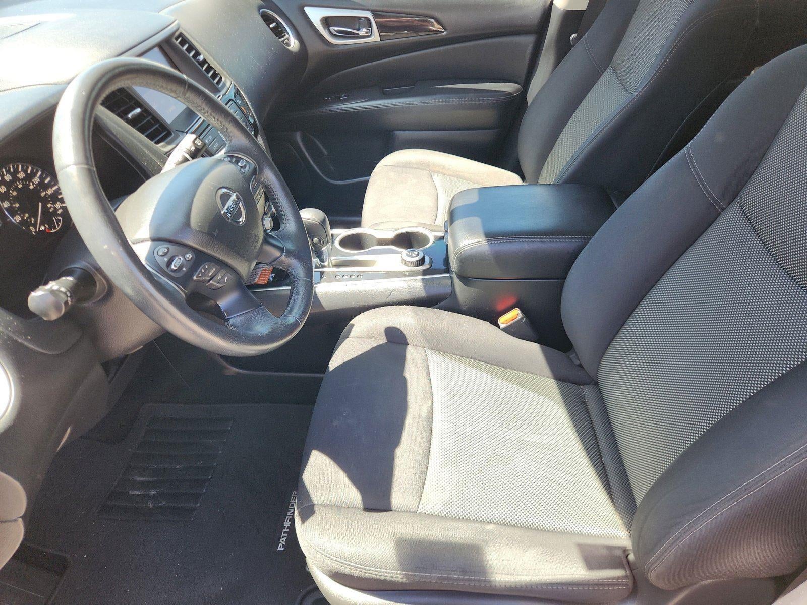 2019 Nissan Pathfinder SV